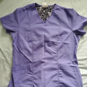 Scrub star small top